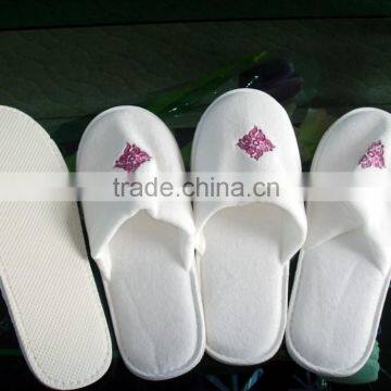 Personalized Disposable Slippers for Hotel Bathroom With Customized Logo