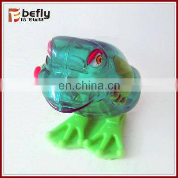 Plastic frog winding jumping toy