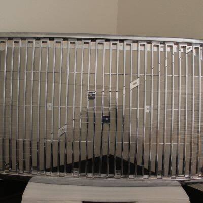 OE Member 8084221Truck Grille Truck Body Parts Grill 8082991 8083095 S18658 8072818 8083086 8072865 20457164 For Volvo VNM VNL photo-2