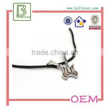 Fashion Men Guitar Shape Pendant Necklace