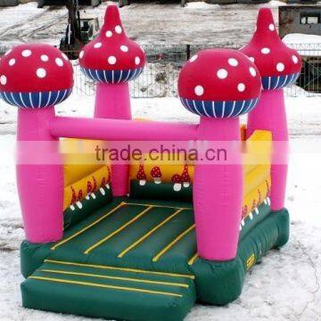 Most popular design cheap Mini cute Mushroon inflatable bouncer house bouncer castle game