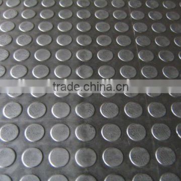 black round stud rubber mat