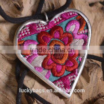 Factory Low Price Heart Shape Pendant Necklace Jewelry