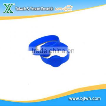 custom logo size design cheap promotional items china personalized rubber wrist bands silicone wristbands