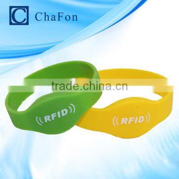 13.56mhz waterproof different size silicone rfid wristbands price