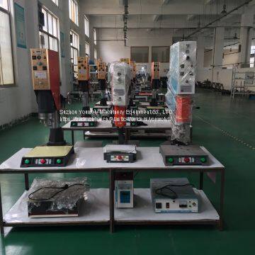 Ultrasonic plastic welding machine for oil filter