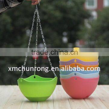 plastic hanging flowerpot with metal chain hanger