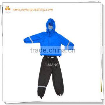 Children's rainsuit in solid color