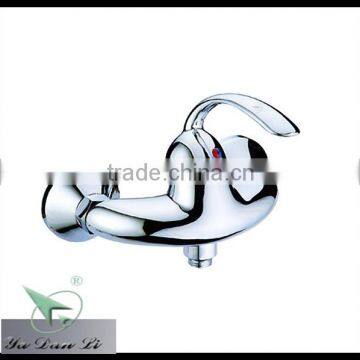 easy operation fashionable wall mounted bathtub faucet with shower shower hose bathtub faucet