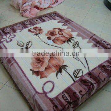 100% Polyester Raschel Printed &carved Double Zig-zag Blanket