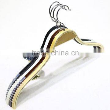 2015 factory provide anti slip splint hanger for clothes