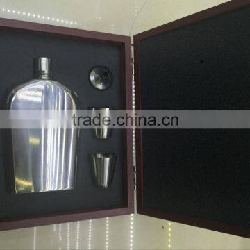 8oz and 9oz Stainless Steel Hip Flask With Wooden Chess and Cups and Funnel in the Woodeb Set photo-4