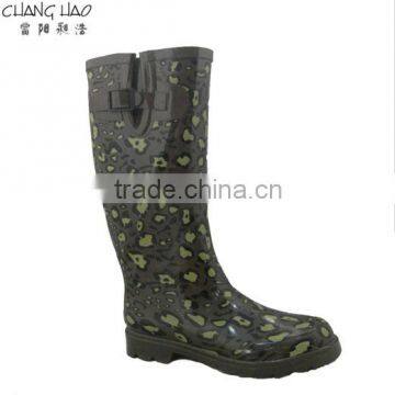 Women fashion rubber rain boot with buckle has leopard printed