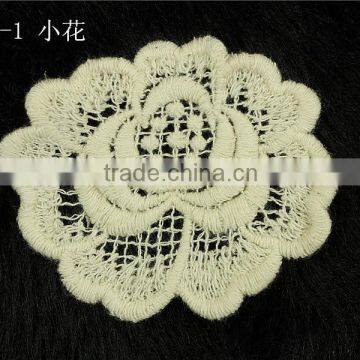 Embroidered cotton small lace collar