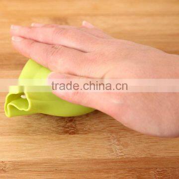 Durable Kitchen Tool Silicone Garlic Peeler photo-5
