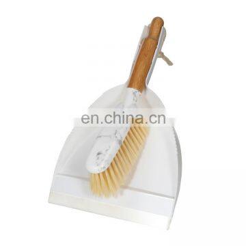 Masthome Plastic Durable Novel Bucket With Wooden Hand Brush