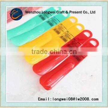 fresh colored shoe horn/custom logo shoe horn/plastic shoe horn