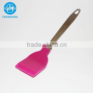 Fancy silicone pink kitchen utensils