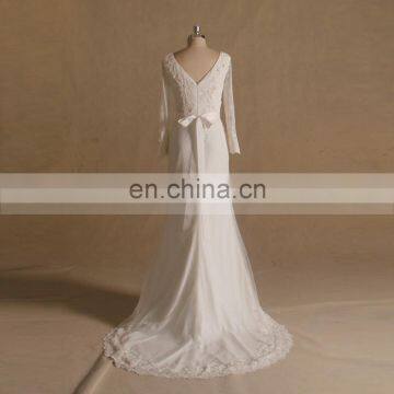 Elegant Long Sleeve V-Back Mermaid Lace Applique Wedding Dress photo-4