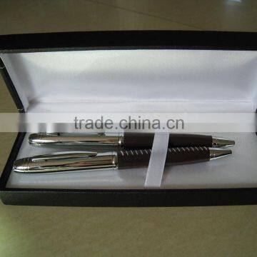 Exclusive leather pen set