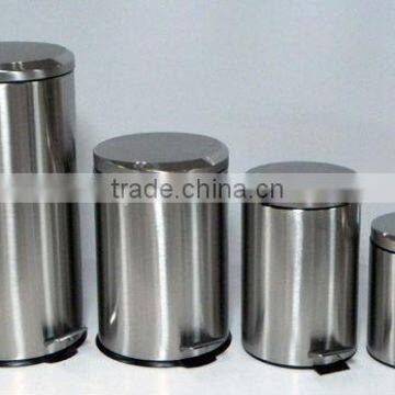 Round Trash Can With Slope Lid