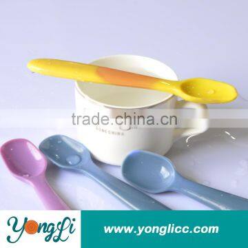 Wholesale Change Color FDA/LFGB Custom Baby Feeding Silicone Spoon