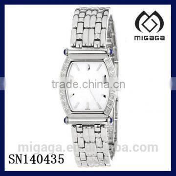 ladies luxury tonneau case anti-scratch sapphire crystal wristwatch