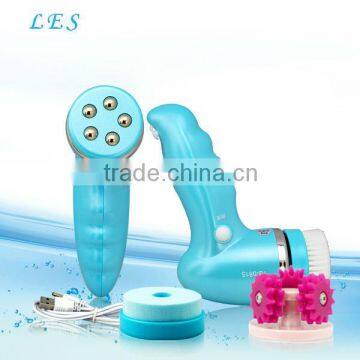 Rechargeable electronic deep cleansing facial brush