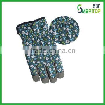 China suppliper good quality colored cheap gloves