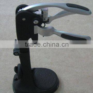 Corkscrew/wine accessories opener