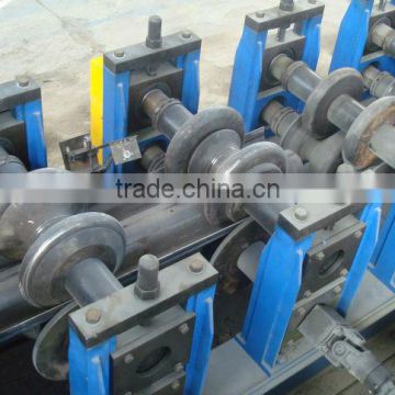 Guardrail roll forming machine