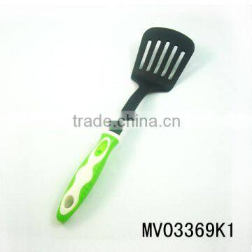 NYLON KITCHEN TOOLS WITH PLASTIC HANDLE/SLOTTED TURNER