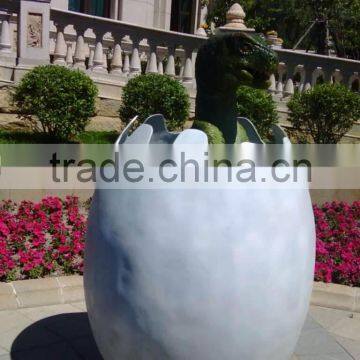 Plaza decoration life size cartoon dinosaur egg