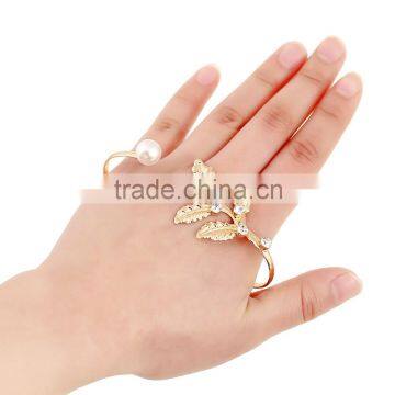 New Design Hand Ornaments Big Gold Leaf With White Pearl Round Circle Finger Jewelry Accessories For Women