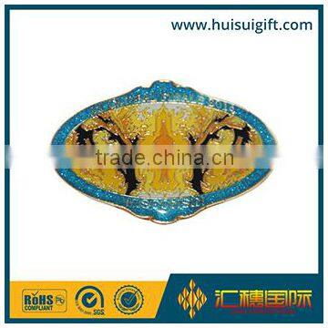 wholesale promotional fashionable iron stamped soft enamel glittering pin badge