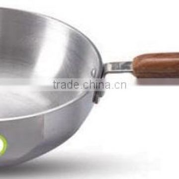 Aluminum fry pan with stainless steel handle