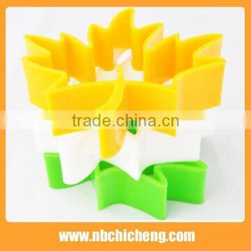 Food Safely Maple Leaf Shape Plastic Cookie Moulds Shaped Cake Mold photo-3