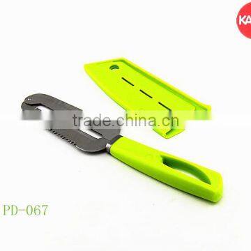 Serrated vegetable peeler and vegetables peelers with cover PD-067