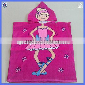 2016 Hot selling cheap promotion lovely printed kids poncho hooded towel pattern