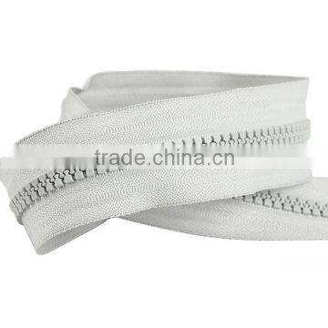 2015 Hot Sale #3 Open End Auto Lock White Color Plastic Zipper photo-5