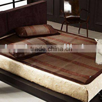 Classic Sleeping Summer Mat for Master Bedroom