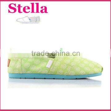 Comfort and Breathable Sneaker Slip on Rubber Sole Lady Canvas Shoes photo-4