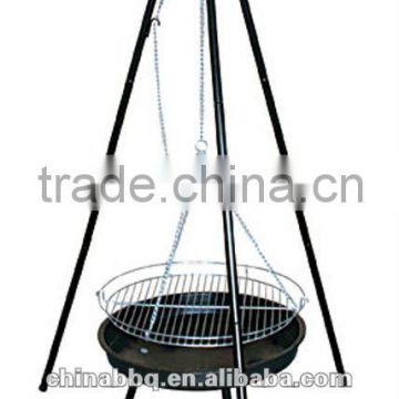 Hanging chain charcoal bbq grill