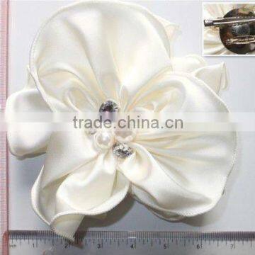 fashion flower clip with pearl and crystal stone