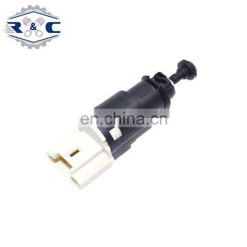 R&C High Quality Auto brake lighting switches 2532000QAB For Renault Nissan Vauxhall Opel Dacia car braking light switch