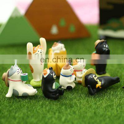 Travel cat new climbing mountain Sanmao cat props resin decoration