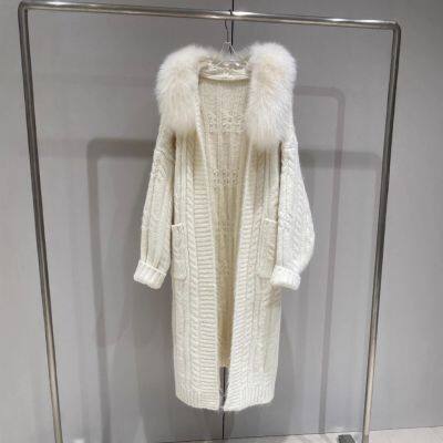 Sobrepeso! Este casaco de lã grossa com colarinho de raposa superdimensionado faz com que as mulheres pareçam mais esguinças no inverno. photo-2