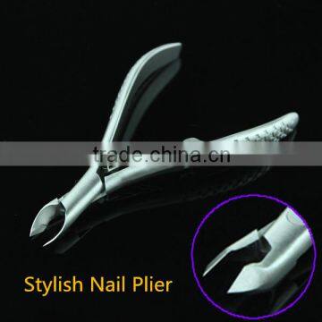 Precision Grooved Handle Stylish Nail Plier