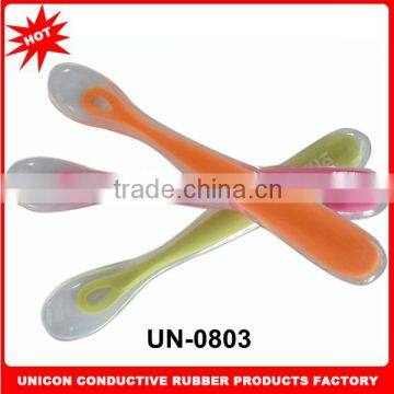 100% Eco-friendly soft silicone spoon for new born baby accessories colorful baby silicone spoon with long handle Nestle UN-0803