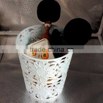 Plastic Round Hollow Out Sunflower Waste Bin photo-6